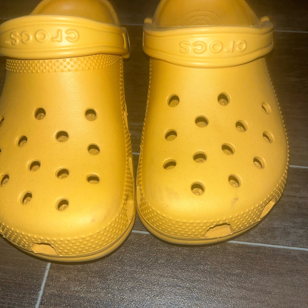 Orange Crocs - Picture 2 of 4